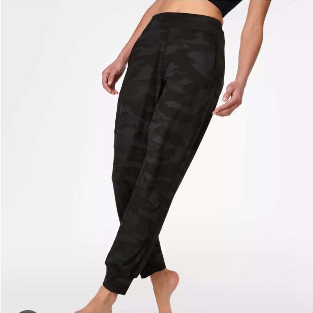 Sweaty Betty Camo Athletic Jogger Pant Black/Gray